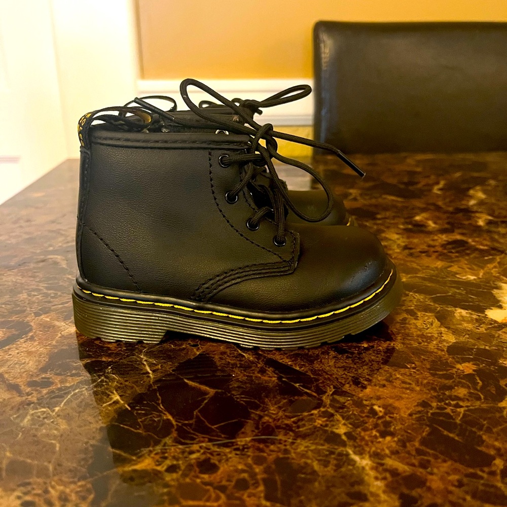 Toddler doc martens
